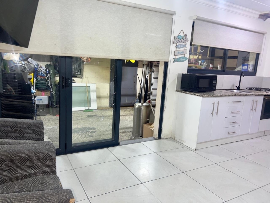 3 Bedroom Property for Sale in Harmony Village Western Cape